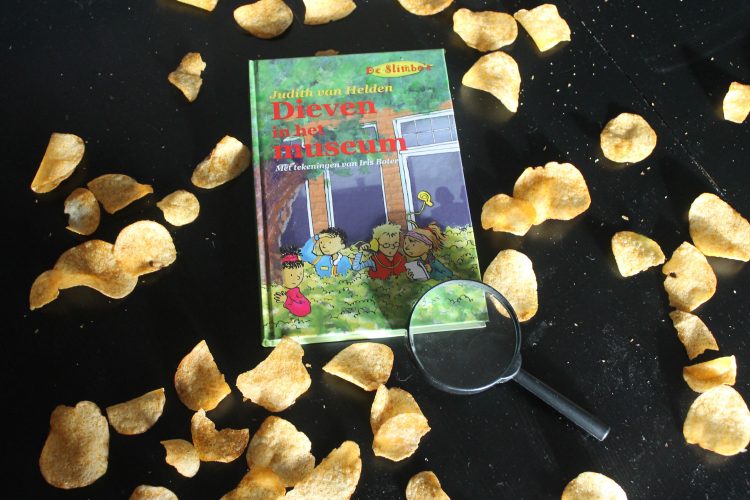 De slimbo's Dieven in het museum